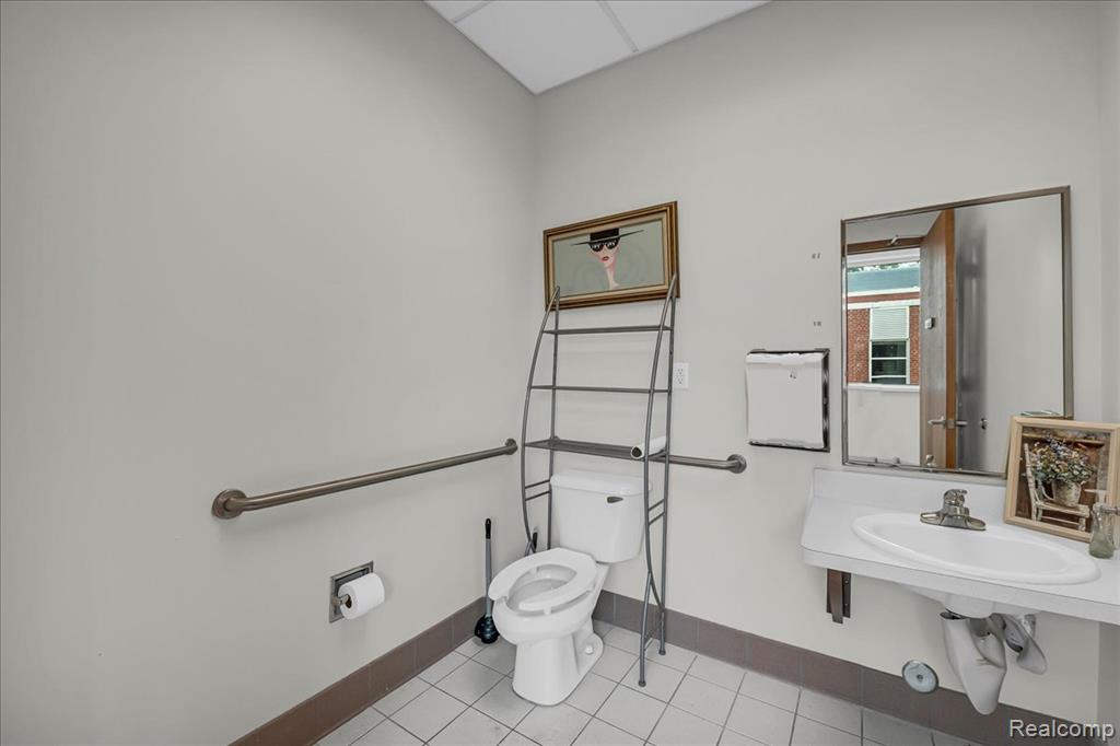 main property photo 20