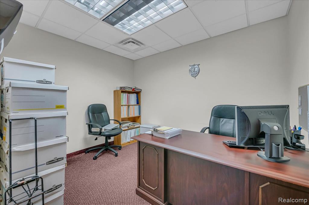 main property photo 30