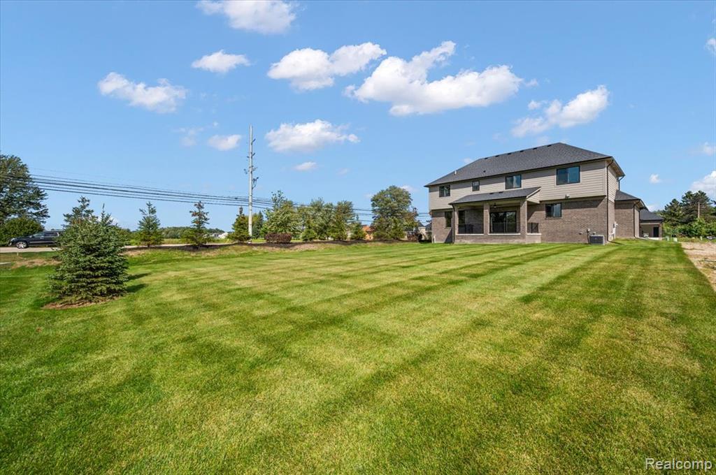 main property photo 6