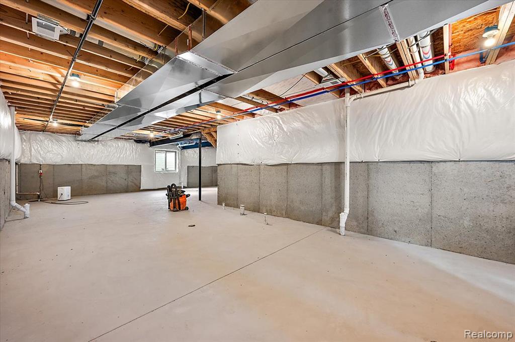 main property photo 66