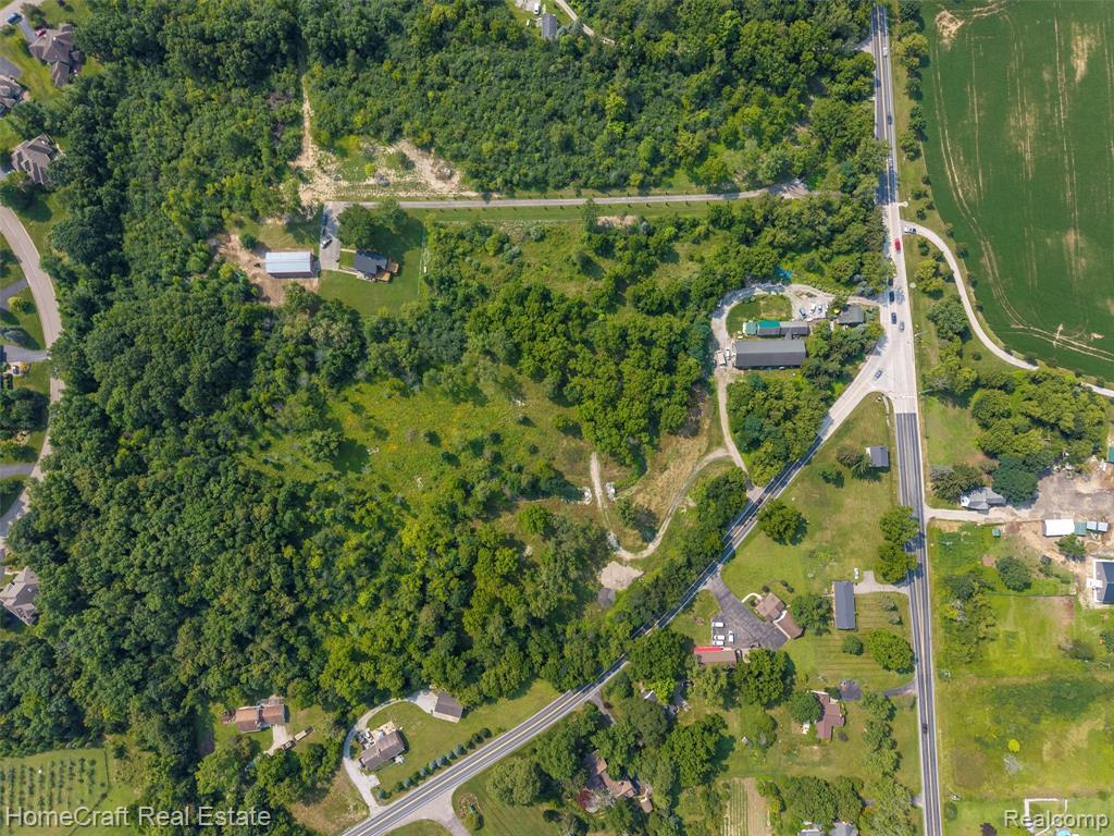 main property photo 10
