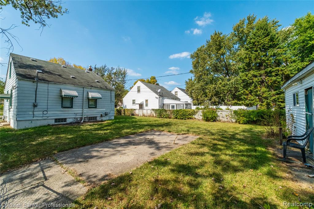 main property photo 27