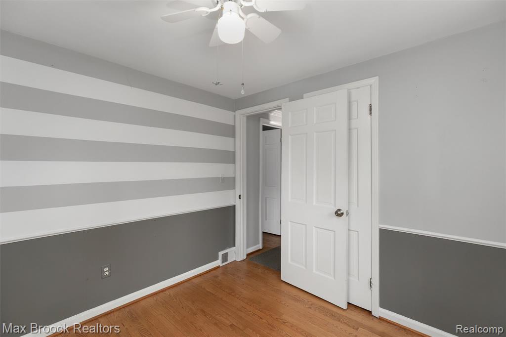 property viewer photo 25