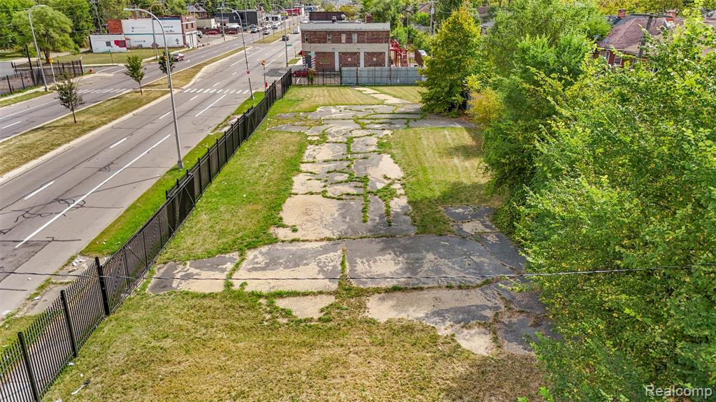 main property photo 11