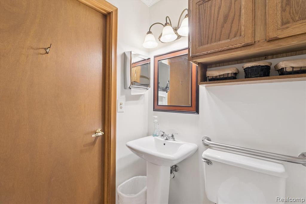 main property photo 16
