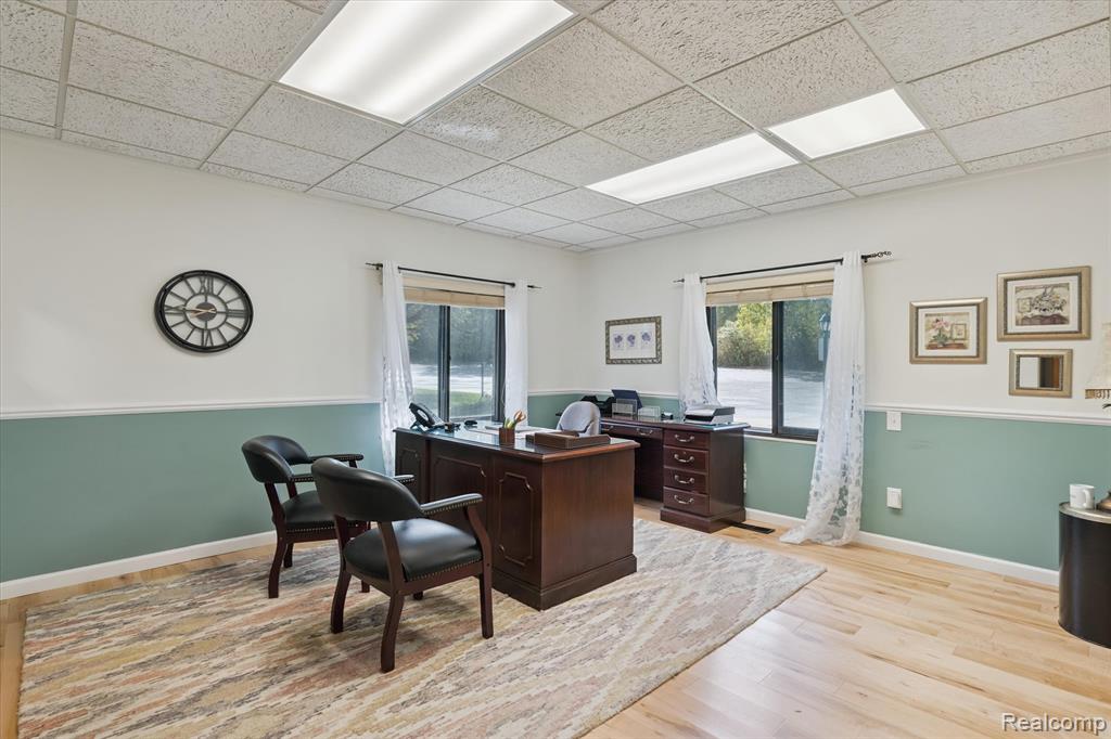 main property photo 28