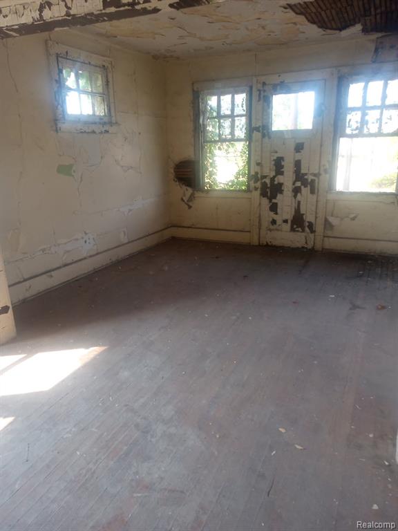 main property photo 9