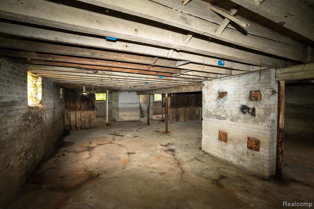 main property photo 49