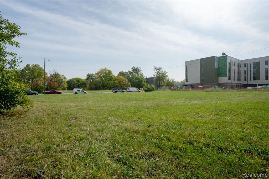 main property photo 3