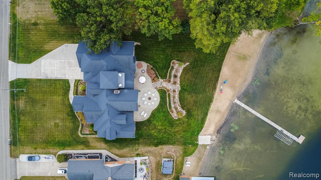 main property photo 23