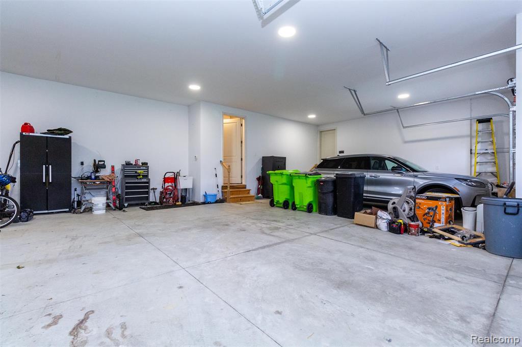 main property photo 77