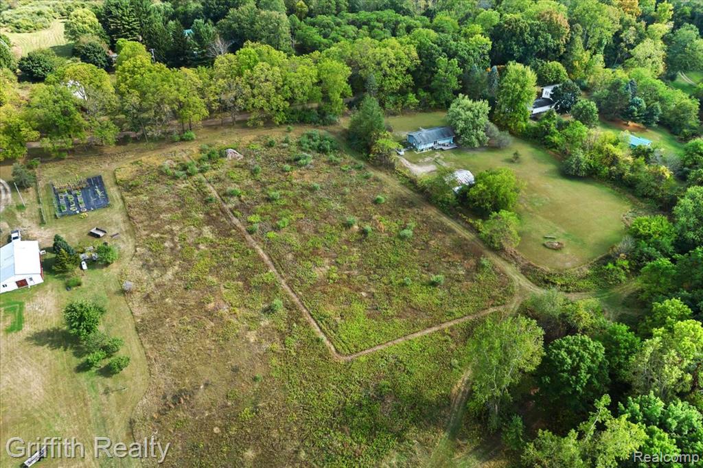 main property photo 11