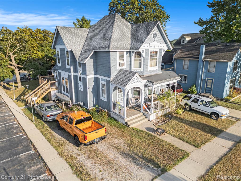 main property photo 28
