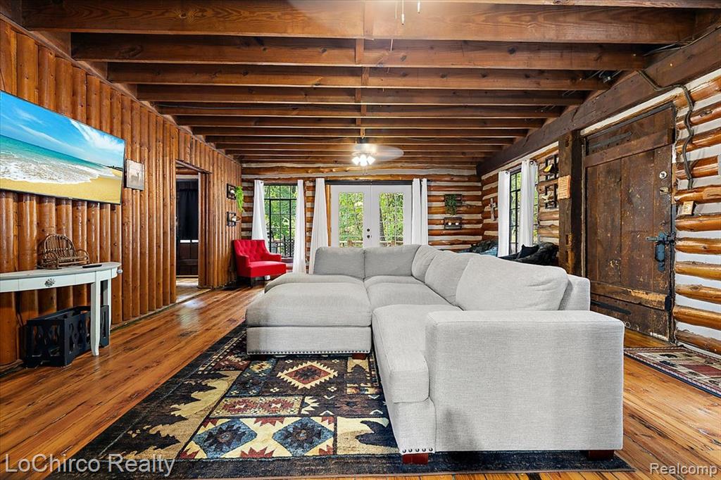 main property photo 19