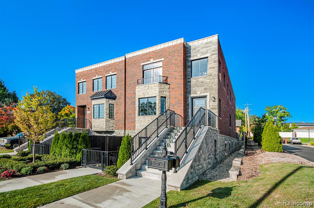 main property photo 37