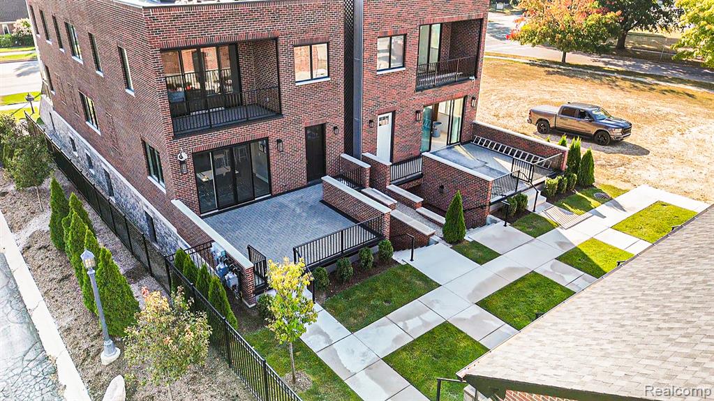 main property photo 46