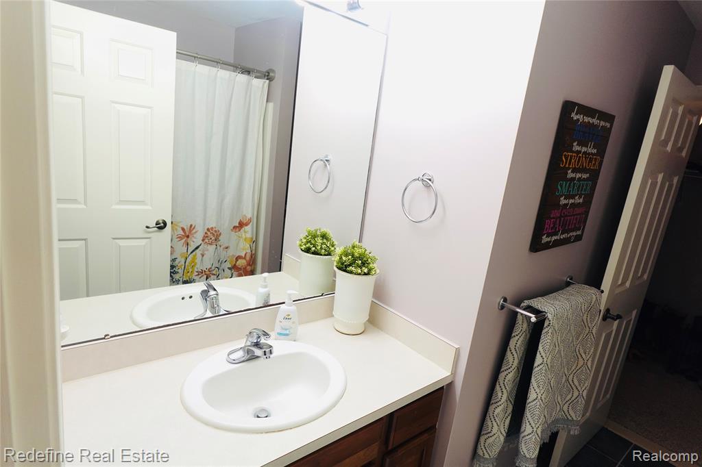 property viewer photo 18