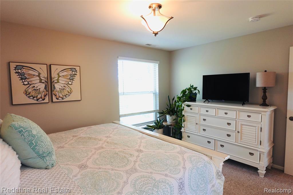 property viewer photo 25