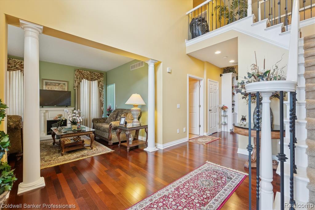 main property photo 11