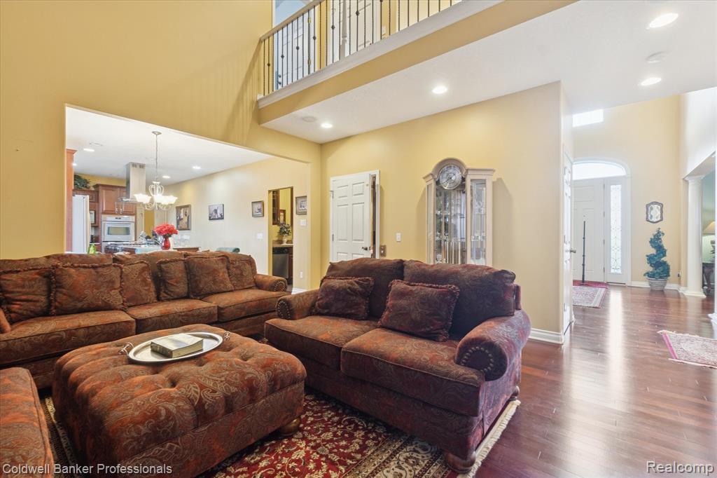 main property photo 16