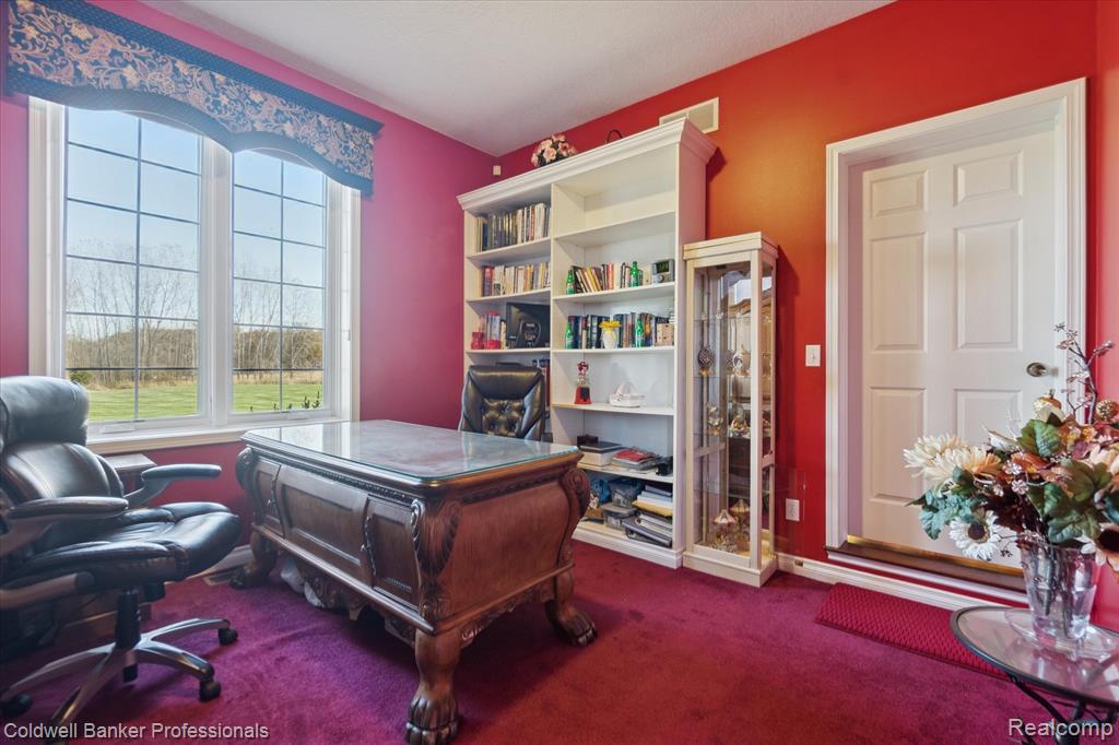 main property photo 25
