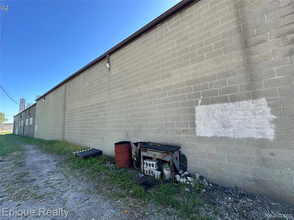 main property photo 12