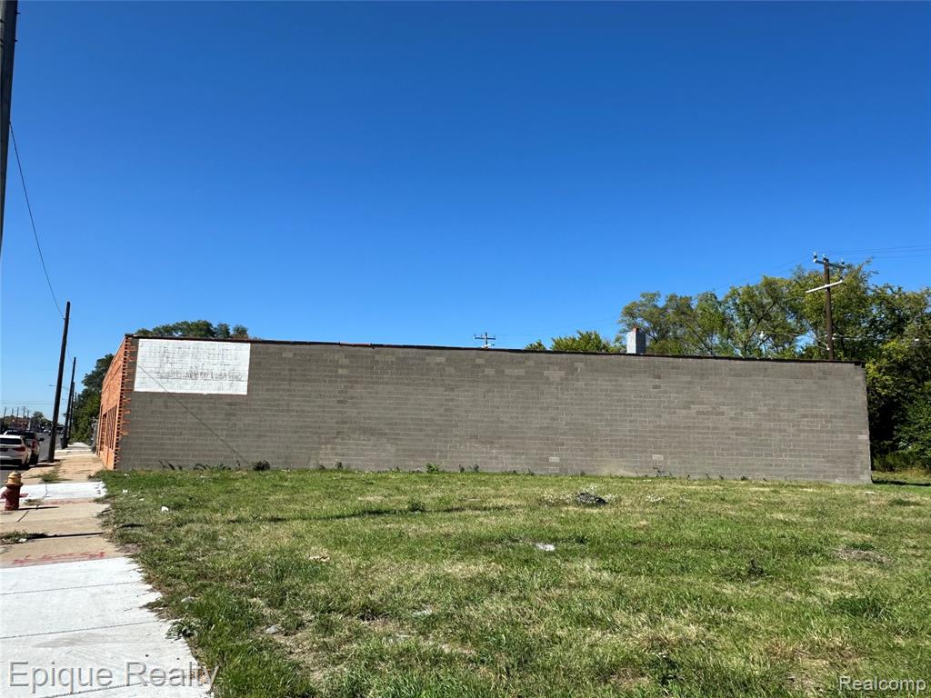 main property photo 13