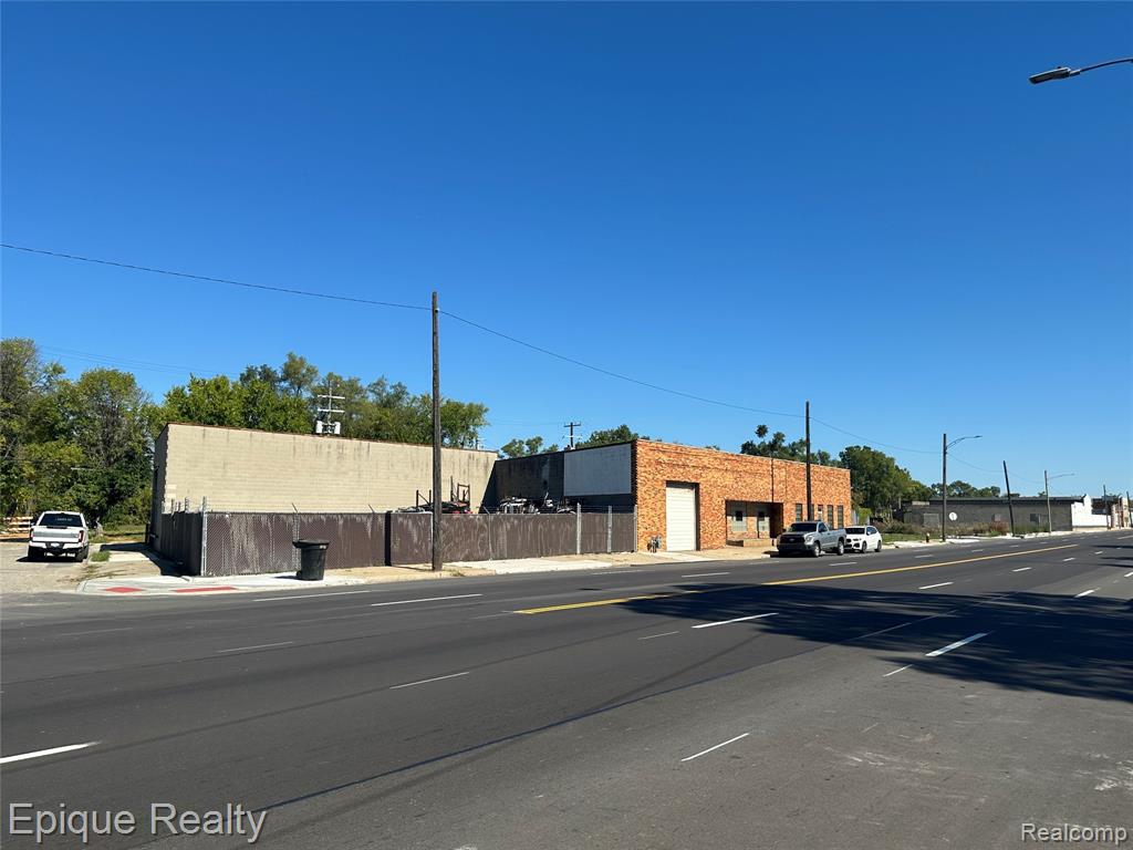 main property photo 7