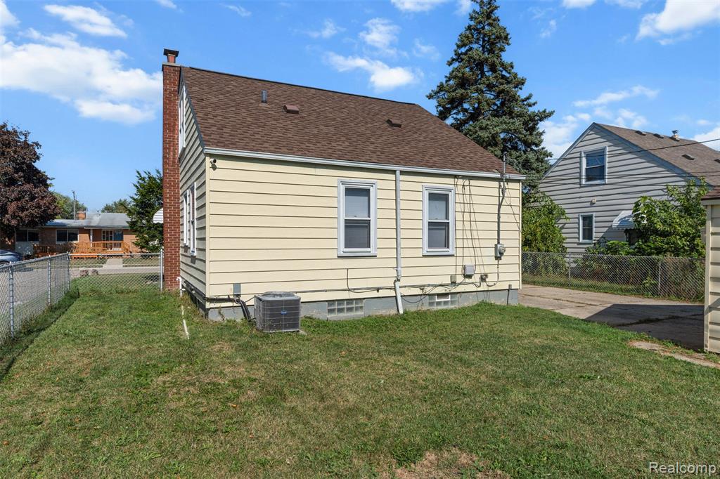 main property photo 19