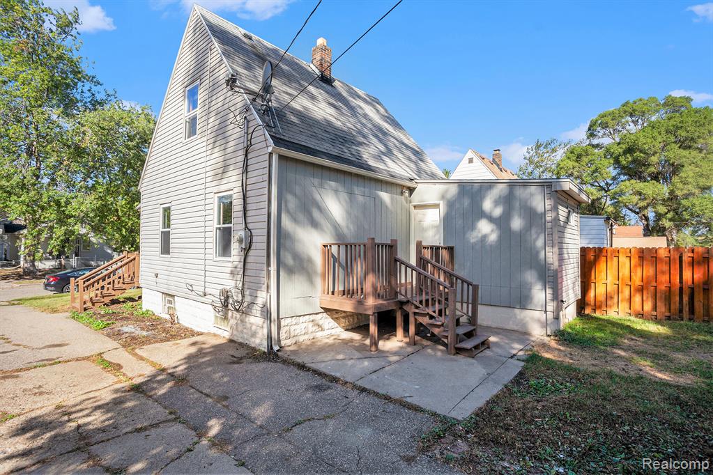 main property photo 11