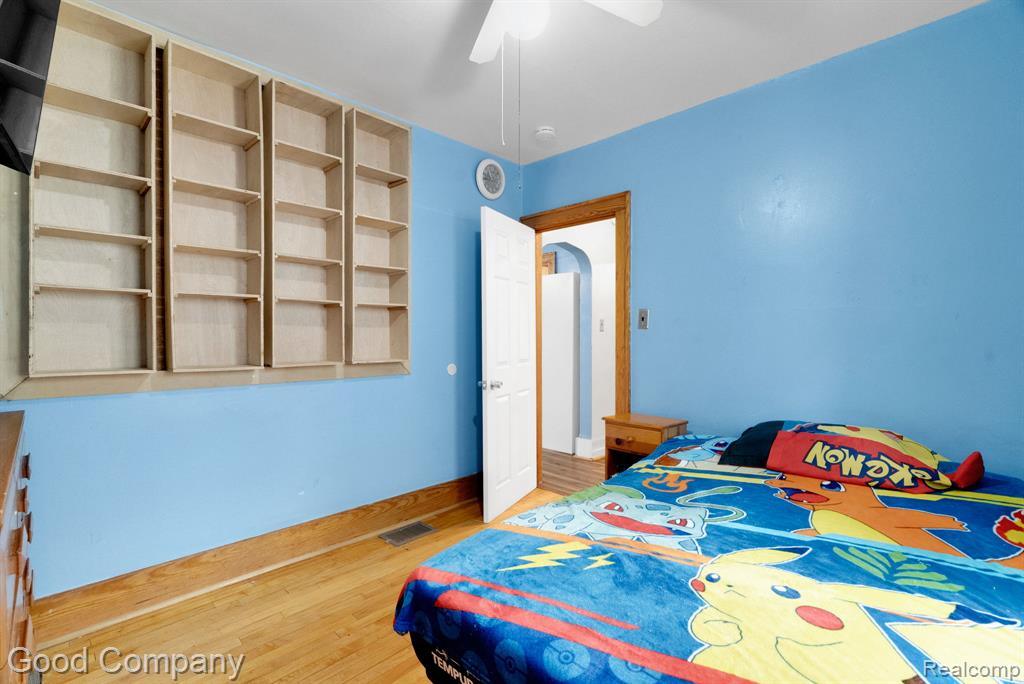 main property photo 22