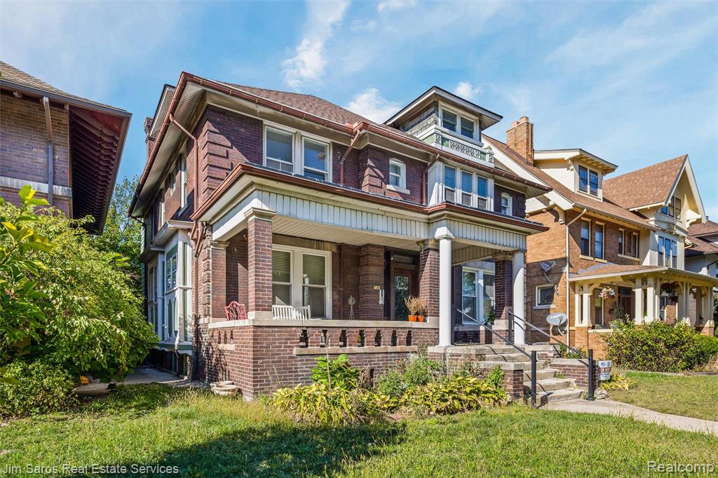 main property photo 16