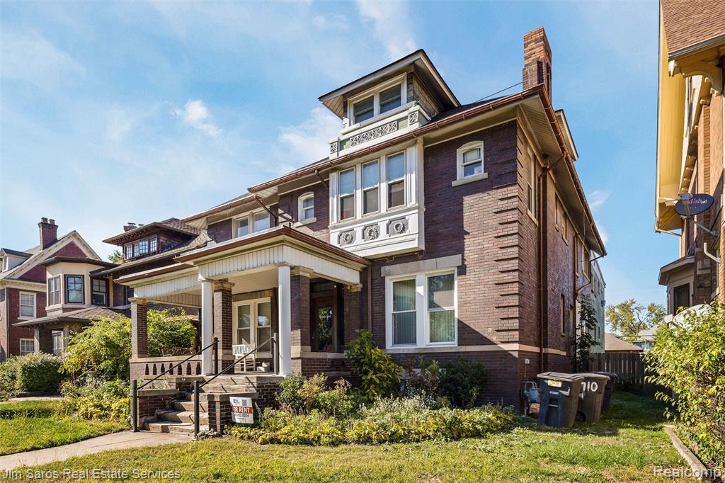 main property photo 17