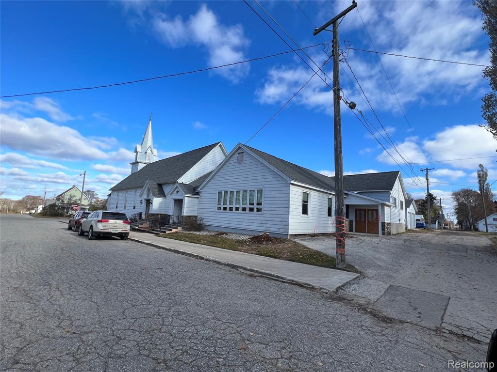 main property photo 23