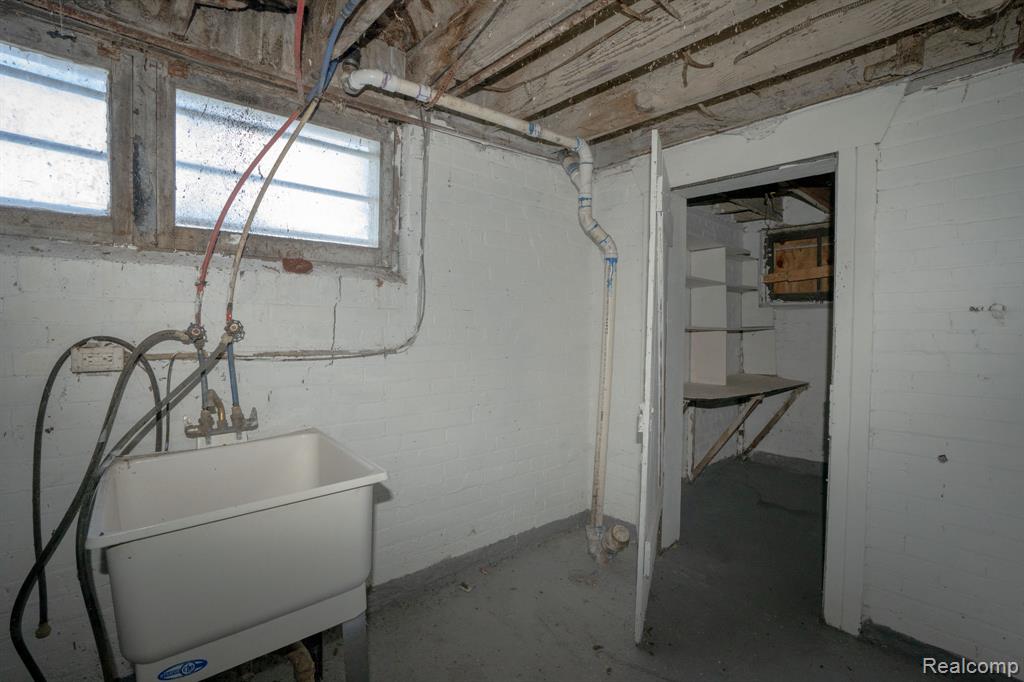 main property photo 39