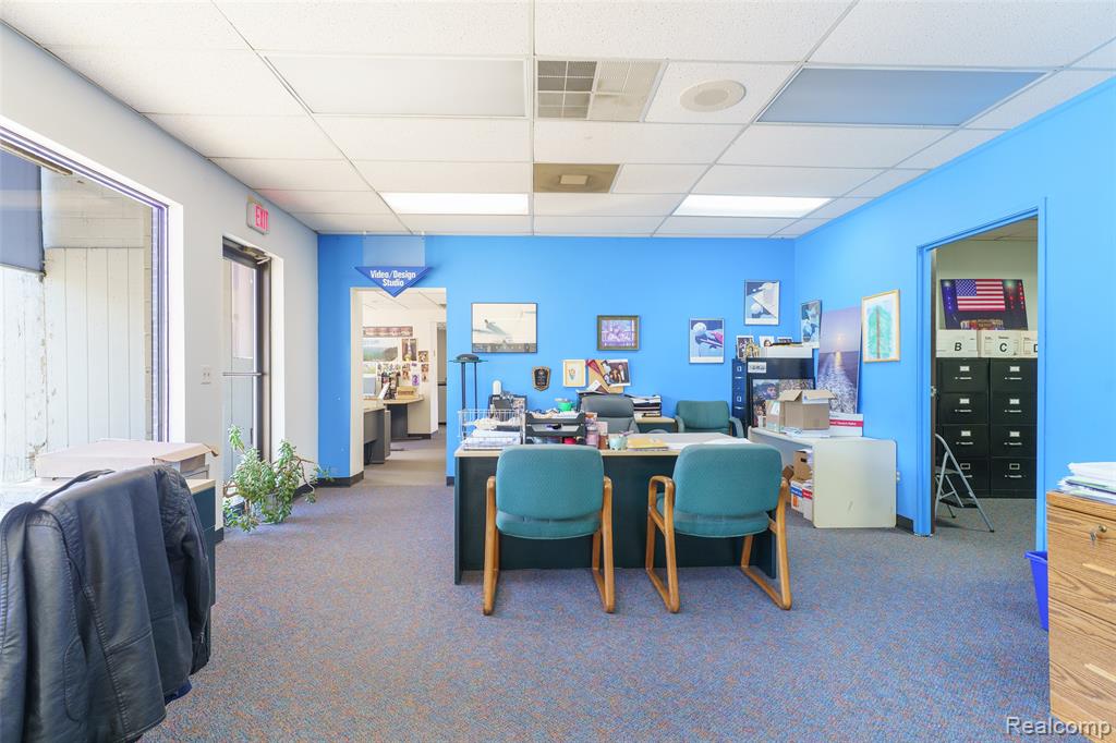 main property photo 9