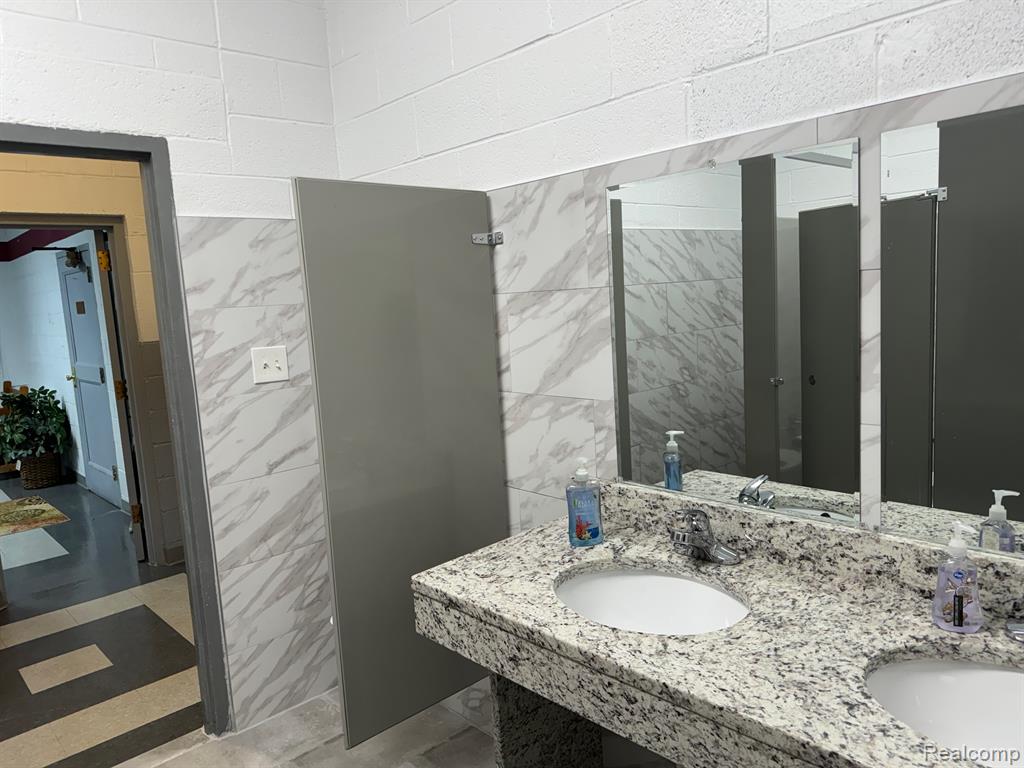 main property photo 58