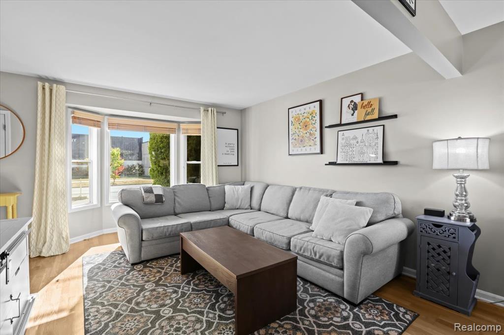 property viewer photo 4
