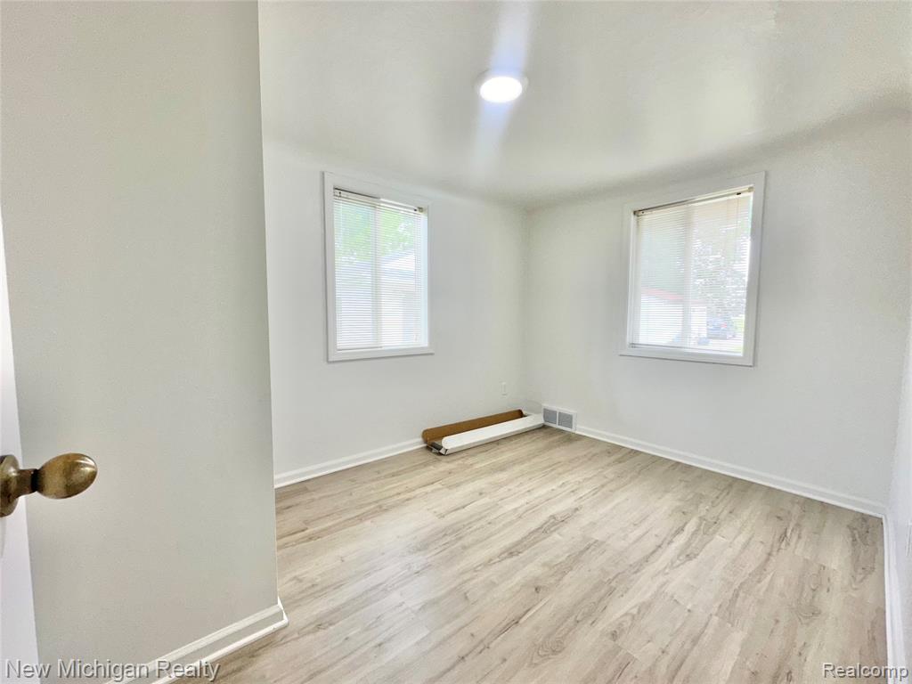 property viewer photo 11