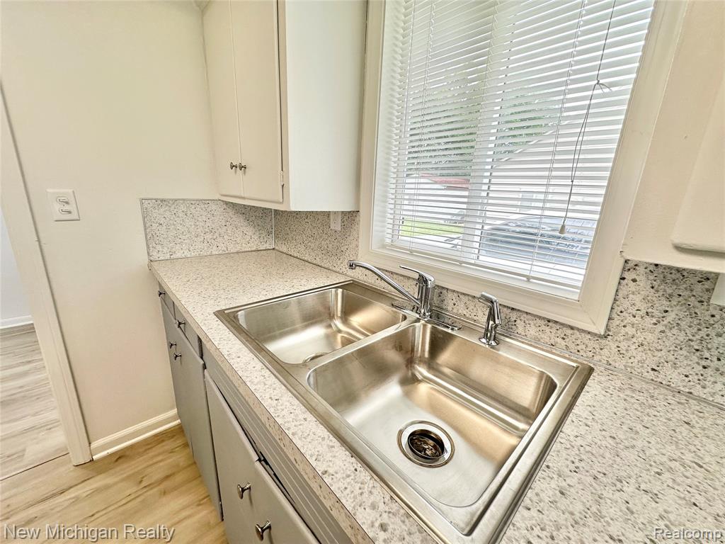 property viewer photo 13