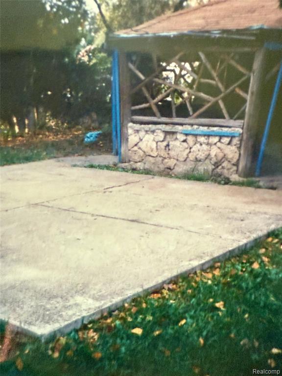 main property photo 48
