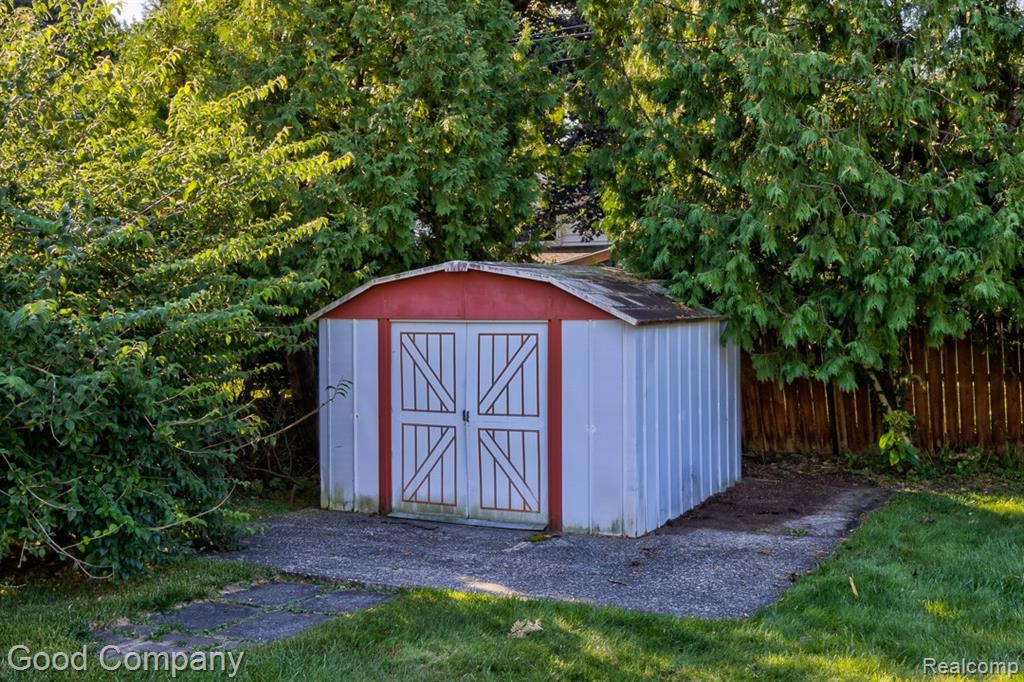 main property photo 50