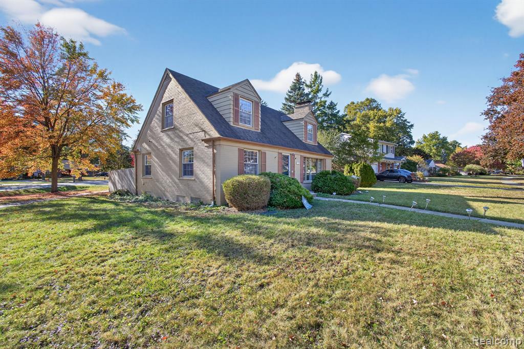main property photo 28