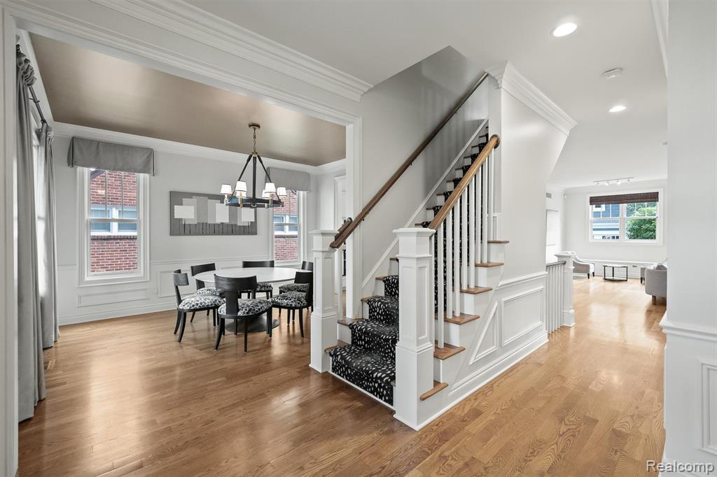 property viewer photo 2