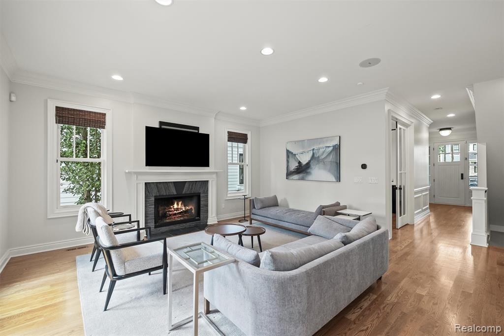 property viewer photo 8