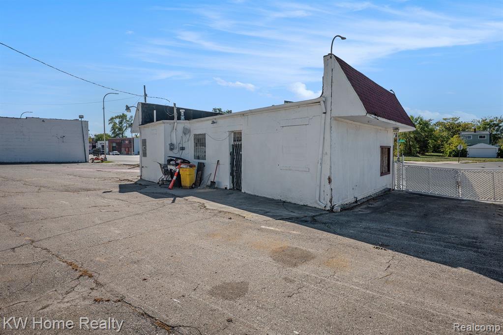 main property photo 10