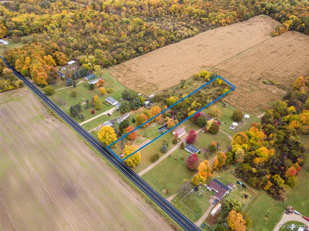 main property photo 9