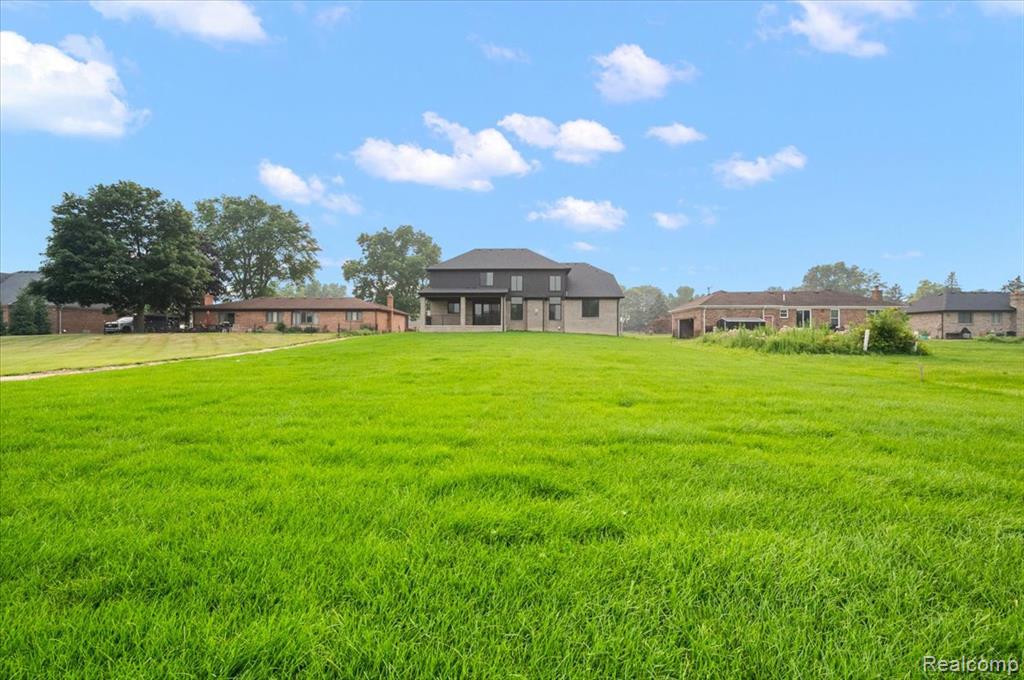 main property photo 49