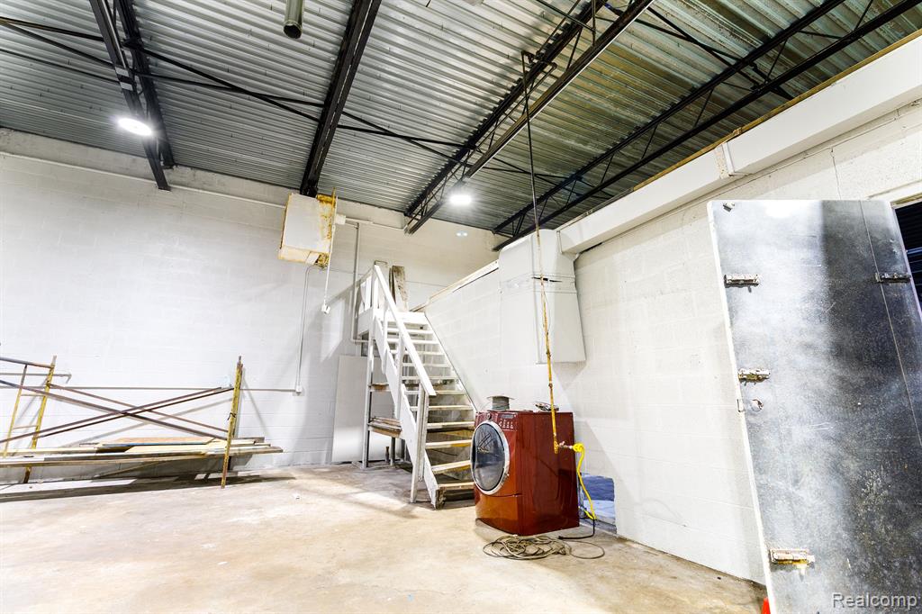 main property photo 12