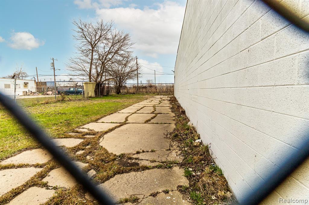 main property photo 4